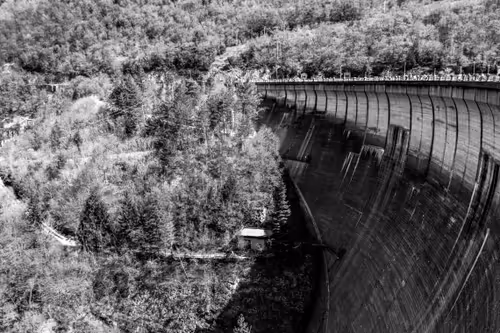 Item #60306566364557136601803078608489047629668792023727612367418396143830540746753 Media