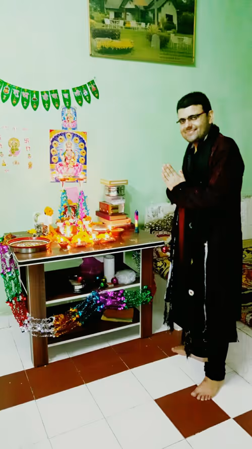 Item #63389622150095133752134319112530935475982121592392805664527527709662823579649 Media