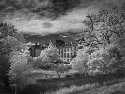 Item #40160686583094733528677484039903516258611509642019211679321071701361770364929 Media