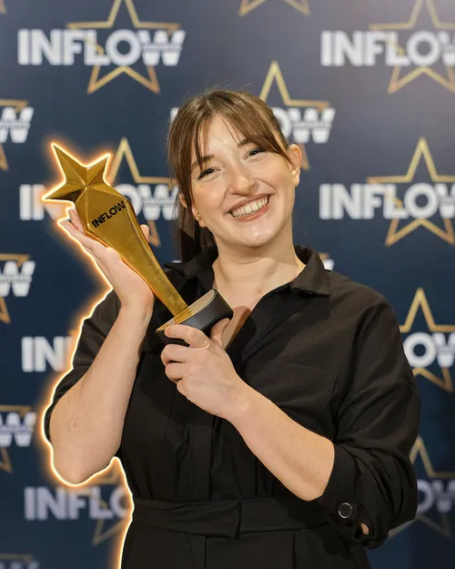 Item #8168426600987670120007597267423717916700250952807580308244957923884075581441 Media