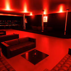 Scarlet club