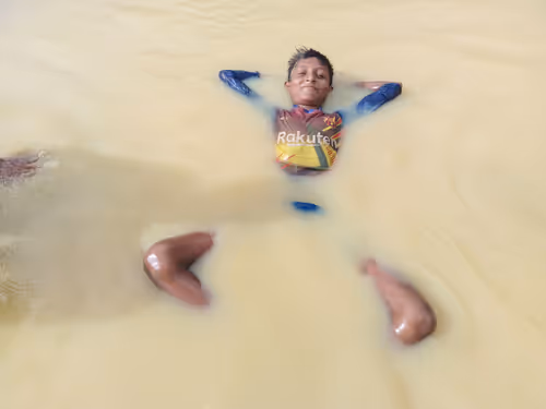 Item #28483083615204022371300351477704581571274768988091129970329682077969836670977 Media