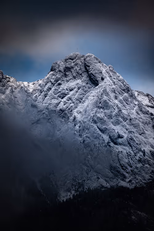 Item #46709965239587215851558087466762379659612403751449934923508460086904502616065 Media