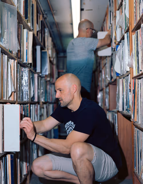 Item #55009236754177688704712285819362994549214138196257374091251074628912039329793 Media