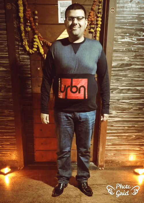 Item #63389622150095133752134319112530935475982121592392805664527527822912521240577 Media