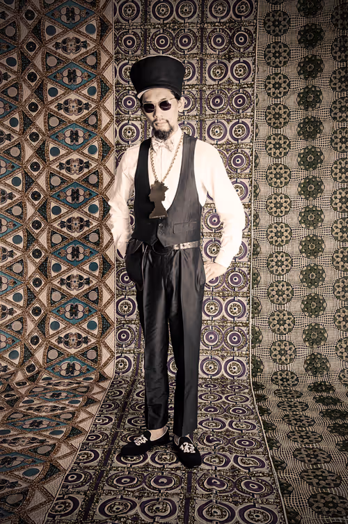 Item #59294046468307266684996078979766765617618438165733301338134791693128198782977 Media