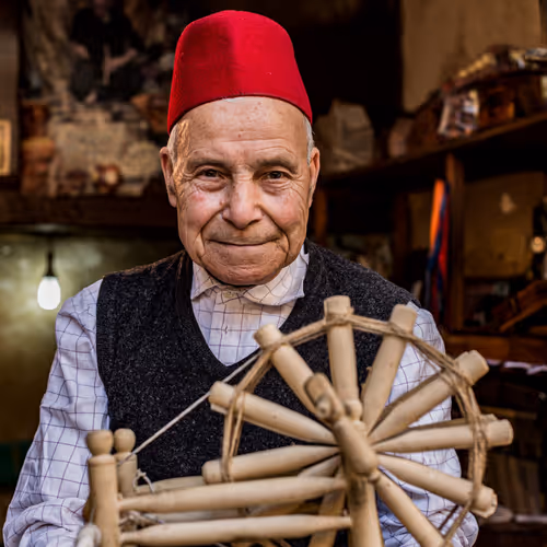 Craftsman in the medina of Fès, Morocco