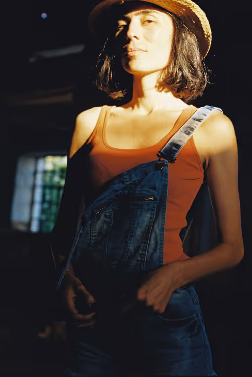 Item #108114342104392653736314500859474189257367411327069604905681252907257549553665 Media