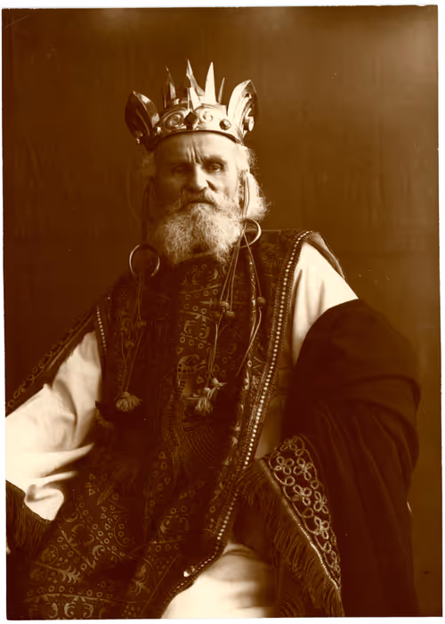 Item #53706928691254762146415968452705327218732098500173756141491068728758581067777 Media