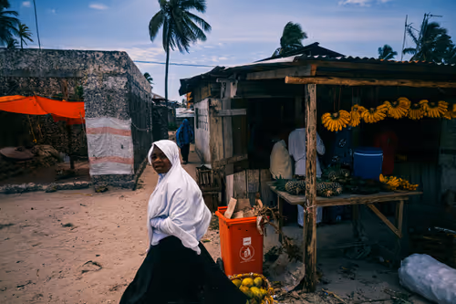 Item #81057615018985245267668409952199543064735075507553677475786031447670263906305 Media