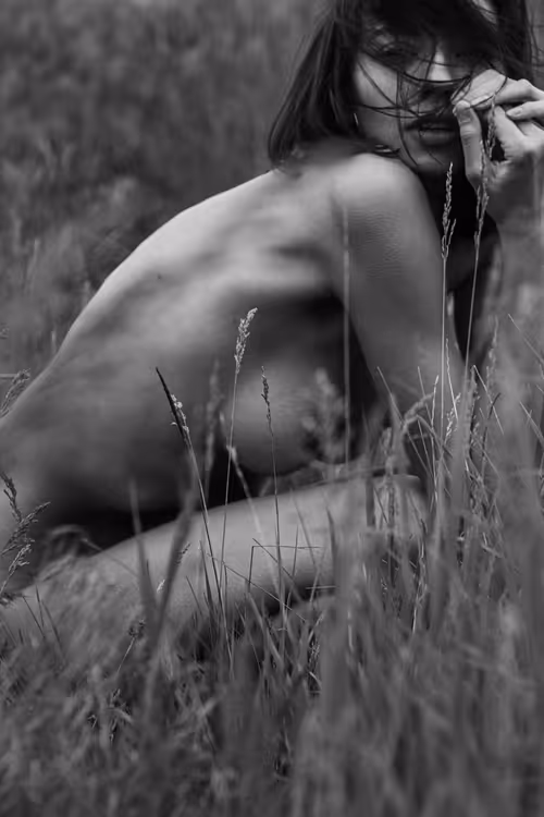 Item #109447972609685372114620173832408534157171490845755984641052225684121426329601 Media