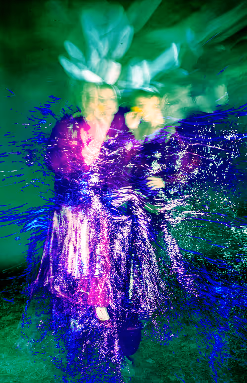 Item #97989182607158012528369754413058242921820698378010862838541472335029023539202 Media