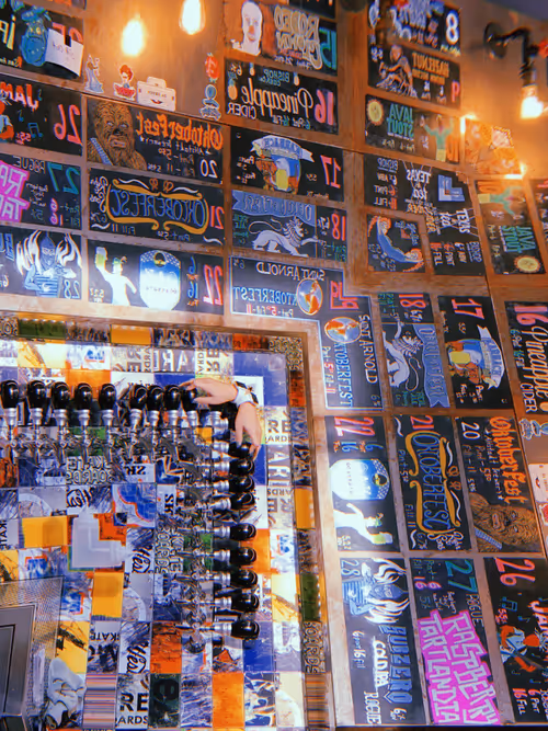 Item #15237752525445733473840457054835837703915793000593788673300375724110974550017 Media