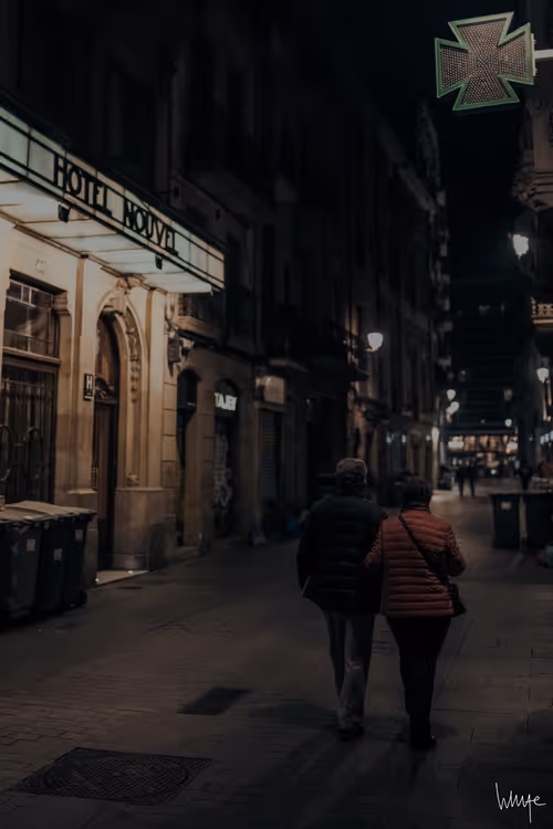 Item #74875889141145645292753782198545527001710615385351102791311981702239408357377 Media