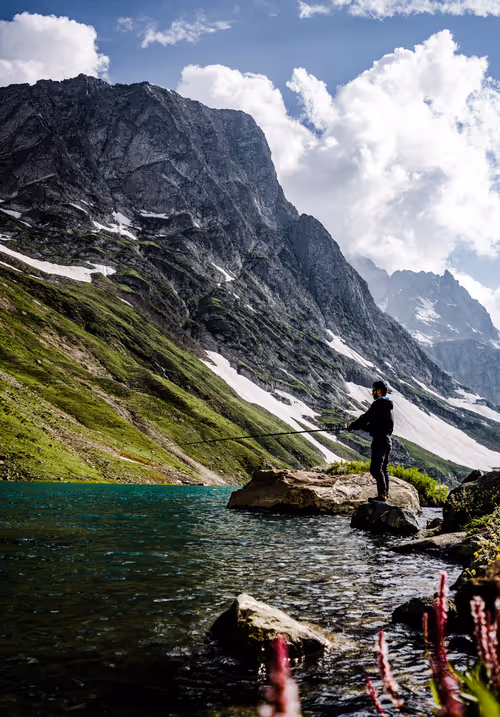 Item #106096322599603620341222276342369033024048943291878962669270680809315906879489 Media