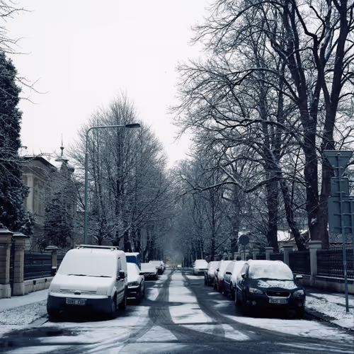 Item #30121090533068634730460792685537461567950127940617948076373458112355751690241 Media