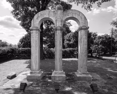 Item #10691109686083431502166818963425883962656955232587770388242978822944198754305 Media