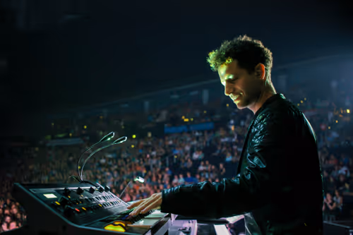 Item #19236997441644495568562469168973021154670179430410202252994194789784084283393 Media