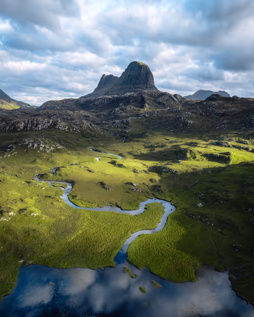 Item #81572442213939252959191260910435432833939058605196789415419147535910701105153 Media