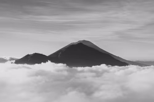 Item #95633765474931350240165697288740384276668175365753332134829565113525839331329 Media