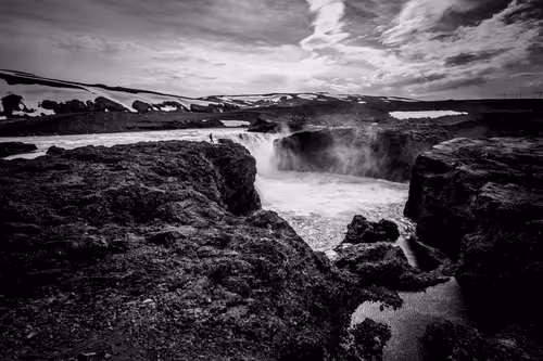 Item #84834639463328091260484975677994672960317612935287513554023818011262284988417 Media