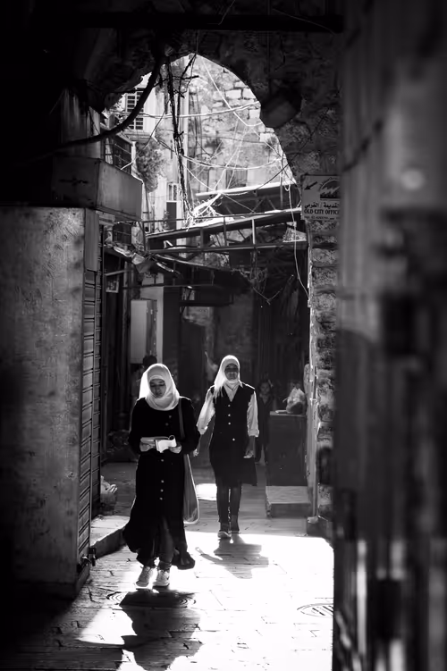 Item #84834639463328091260484975677994672960317612935287513554023818047546168705025 Media