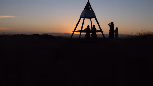 Item #100151078309057675366159992497543003968848618159963270405575559683388349612033 Media