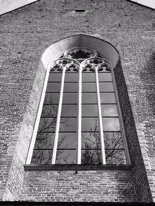 Item #35811020408419316992194676443438384062467997144569780966397288052749829668865 Media