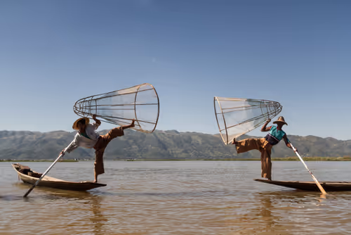 Item #40394546546669417743996897693807415895791416863861348981332634666732865191937 Media