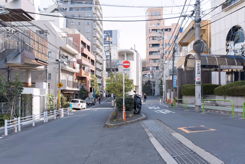 Item #99220486006757797811402991735368581838530055806262023022413123053696747307009 Media