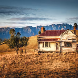COUNTRY COTTAGE