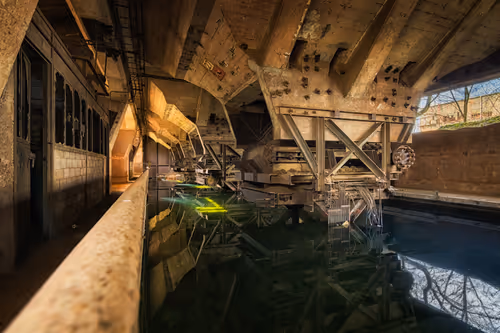 Item #12380643742834719912918023214587921165200821419383689299848195897394018123777 Media