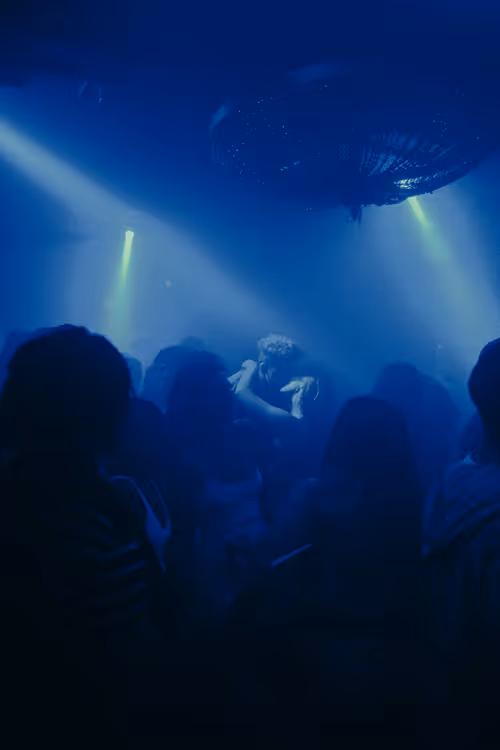 Item #66441873994140045921999615283650104973925355742064477402839904750032119660545 Media