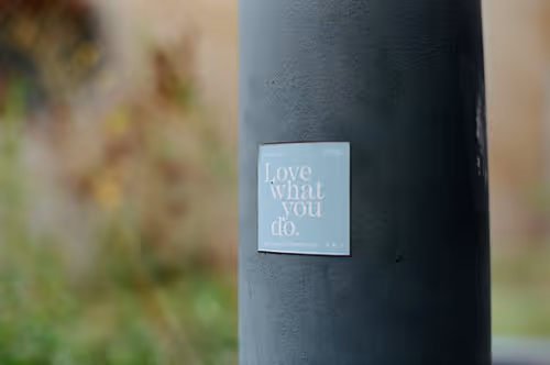 Item #19047465306348406328052946929912195757784047878238389409385033421020651847681 Media