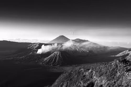 Item #97299197670576688169135242576959850036431919373710156993917717253311000739841 Media