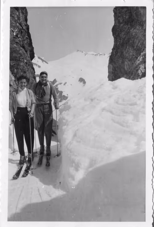 Item #15134709310911277842728697403753673439210482131750318059492546377218917400577 Media