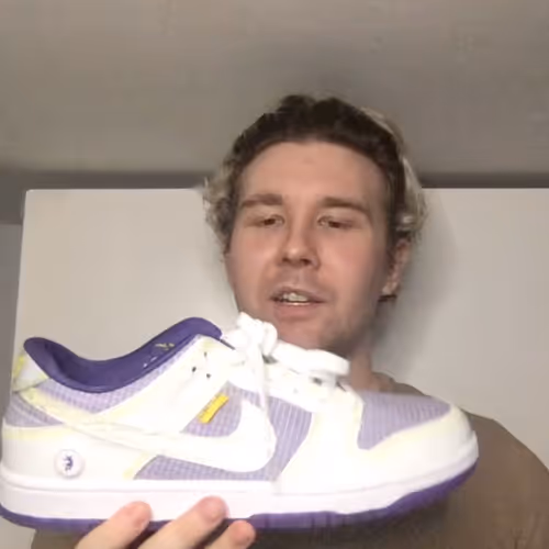 The First Snkr Smell LDeHYom0C8