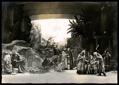 Item #53706928691254762146415968452705327218732098500173756141491068738654185717761 Media