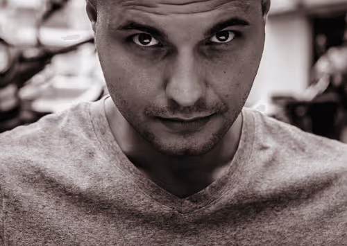 Item #72839467628755264909480824158602883944996867582717642914618178403088944070657 Media