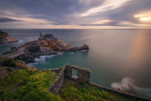 Item #4618102288839193742685852532992095846525886098665997765180570051290408681473 Media