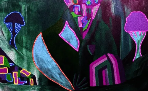 Item #78650880265163961119770301348112517392624886665414160372001530658004645445633 Media