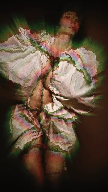 Item #35882245745798686917185348617726027847645759382559279171572756817422982316033 Media