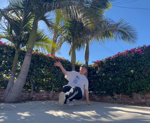 Item #493183989878997638572971060016727092013345959017037983914687848526202798081 Media