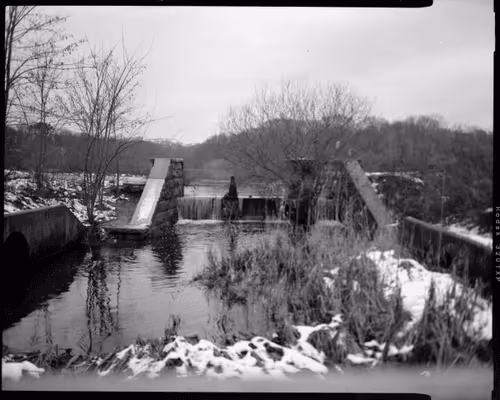 Item #18212404413895954310919358682195627458046882463252365268234032124307783548929 Media