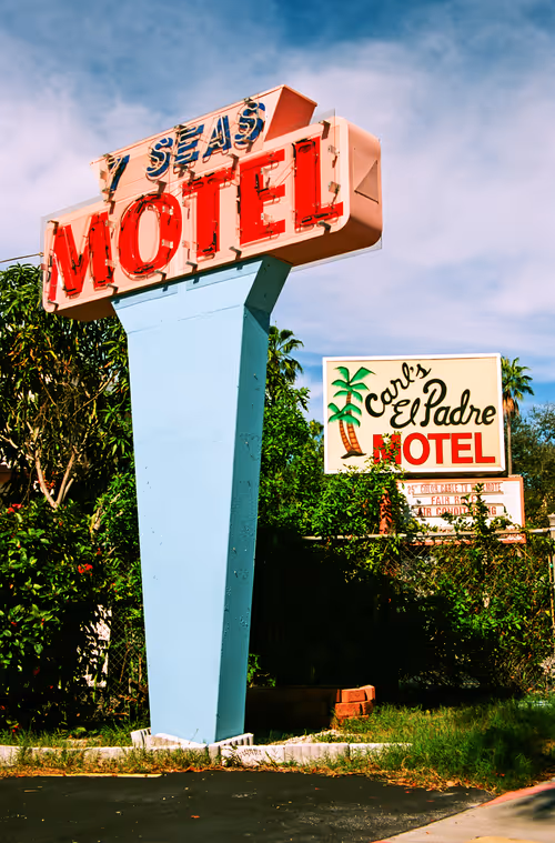 Item #13336409770614763797577425871740572581515837587158292676626682459219013140481 Media