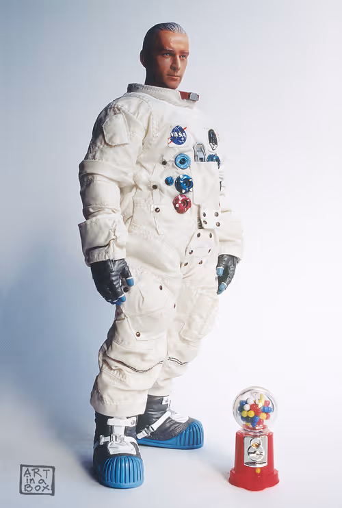 Item #90380672992202475239015169839091915844157024541880047458759325485760486834177 Media