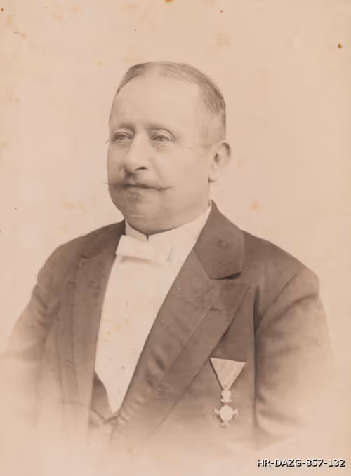 Item #58115754737178457571273725405044055913366631526444276150572858217736949465098 Media