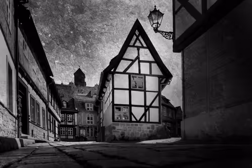 Item #40160686583094733528677484039903516258611509642019211679321071705759816876033 Media