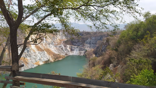 Item #79713203318427151500425127897516188982534148841473779850876404378301429186561 Media