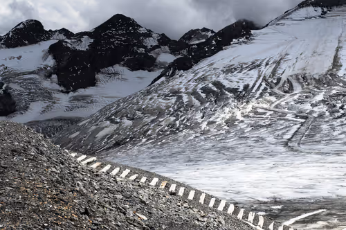 Item #20191380315558166241020242438657395646005713475192427787960701958084337074181 Media